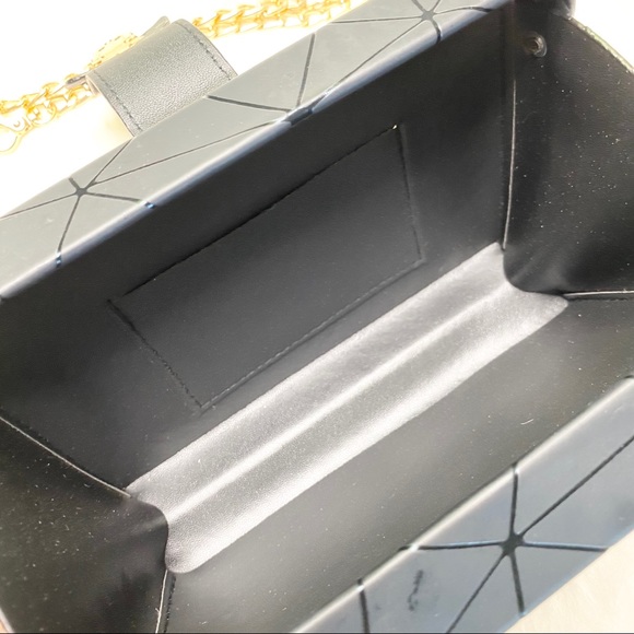 MATTE BLACK GEOMETRIC BOX PURSE - Picture 7 of 7